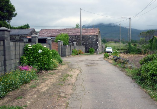 Adxudicada unha actuación para instalar unha rede de saneamento nun camiño do lugar de Lixó, na parroquia de Oleiros